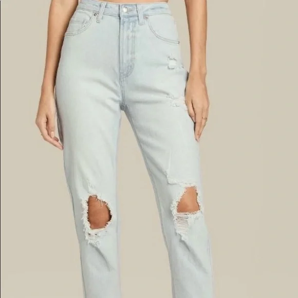 NWT Women’s Super High Rise Distressed Mom Jeans, Size 6 - Picture 1 of 7